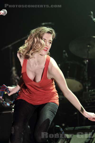 HOLLYSIZ - 2011-03-21 - PARIS - Olympia - 